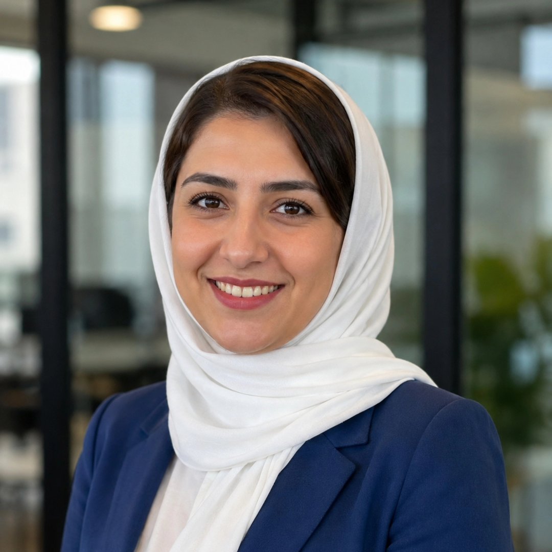 Hayat, jewelry and ring sizing writer